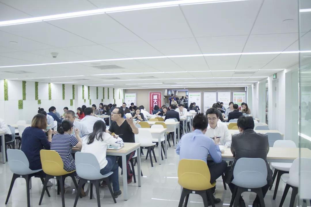 華潤(rùn)大廈 · 健力源餐廳就餐現(xiàn)場(chǎng)