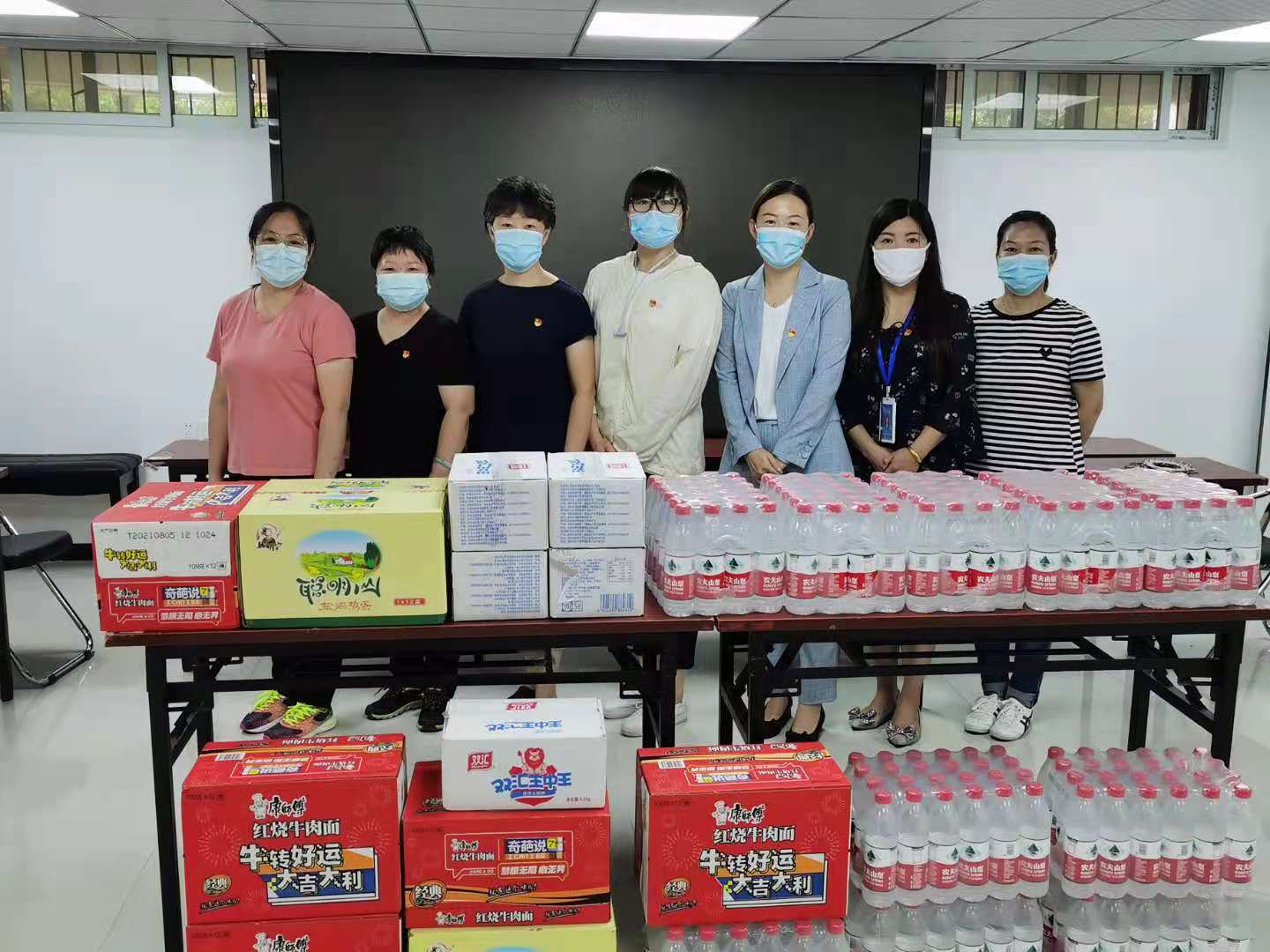 健力源北京公司黨支部參加“助力社區(qū)，同心抗疫”志愿活動